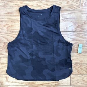 BNWT Gapfit Camo crop top size S